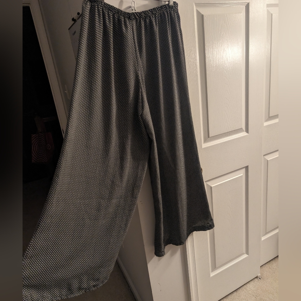 Patterned flowy wide legged pants